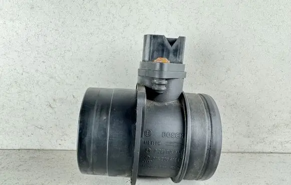 Audi A6 S6 C6 4F Mass air flow meter 0281002461 074906461B