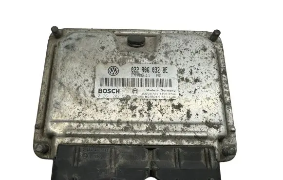 Volkswagen Touareg I Engine control unit/module ECU 022906032BE 1039S01401 0261207565