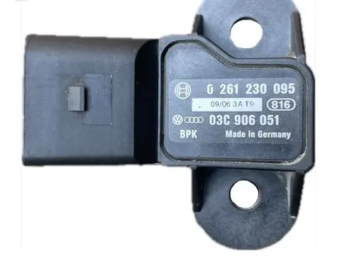 Volkswagen Golf V Air pressure sensor 0261230095 03C906051