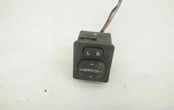 Wing mirror switch