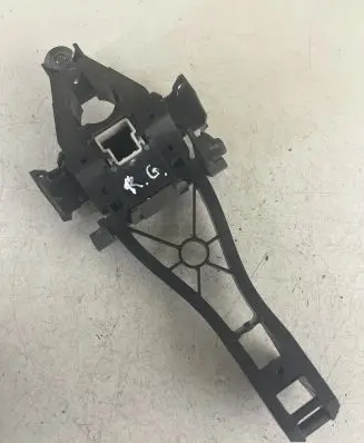 Volvo V50 Rear door exterior handle/bracket 30784202 30784203
