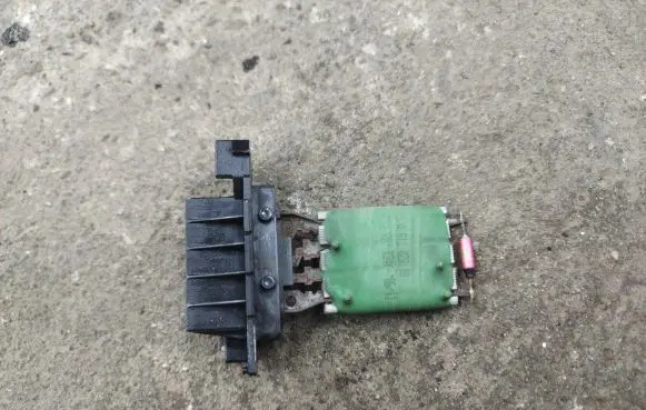 Fiat Punto (199) Heater blower motor/fan resistor 7A51002300