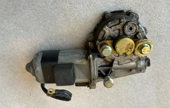 Mercedes-Benz S W140 Front door window regulator motor 130821285
