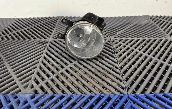 Lexus CT 200H Front fog light T0Y01A