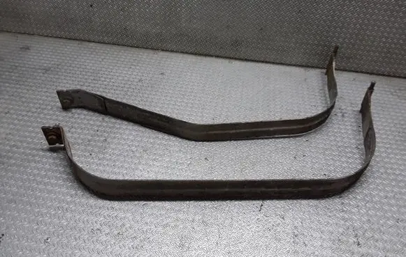 Opel Astra J Fuel tank mounting bracket 