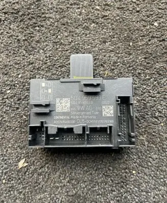 Skoda Superb B8 (3V) Door control unit/module 5Q4959593B 5Q4959593E A2C7494650300