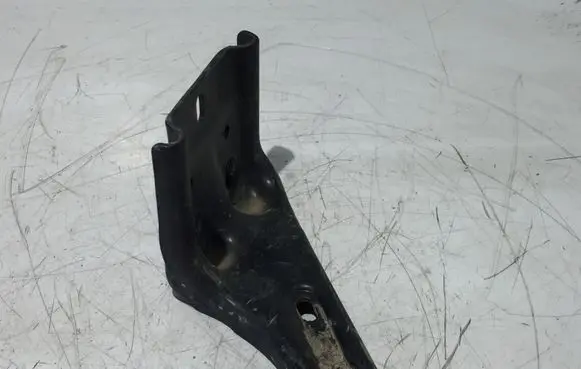 Mercedes-Benz Vito Viano W639 Sliding door lower roller guide/hinge A6397630114 ZGS00504W32