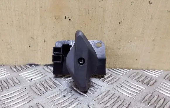 Volvo S60 Engine bonnet (hood) release handle 31297825