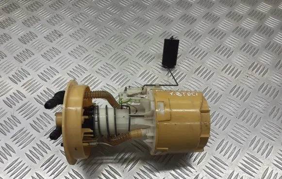 Ford Focus Mechanical fuel pump 3M51-9275