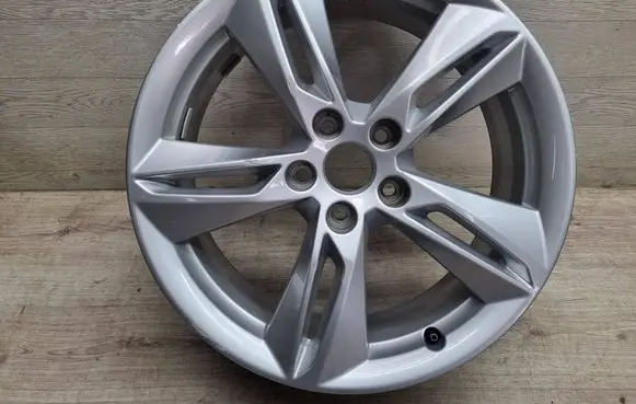 Audi Q3 8U R18 alloy rim 8U0601025AB