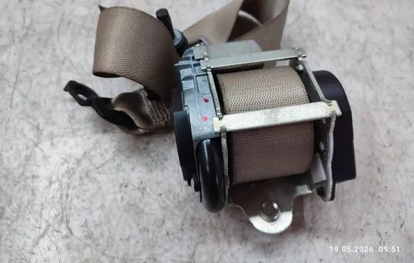 Mercedes-Benz E A207 Rear seatbelt 609650600