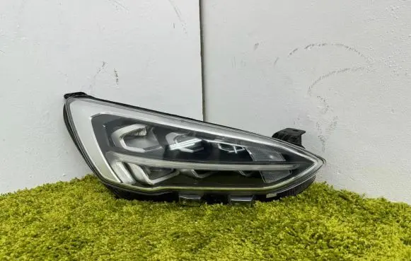 Ford Focus Headlight/headlamp