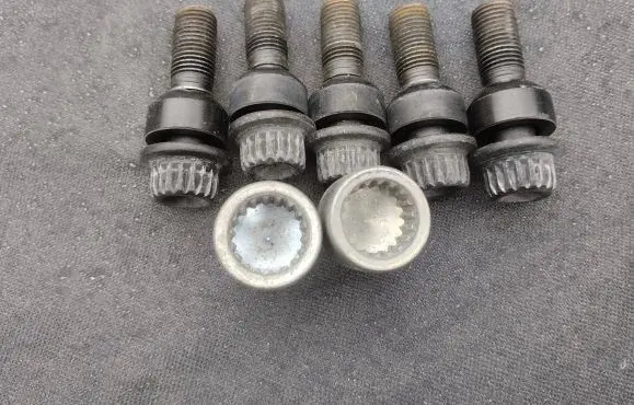 Porsche Taycan 9J1 Nuts/bolts 