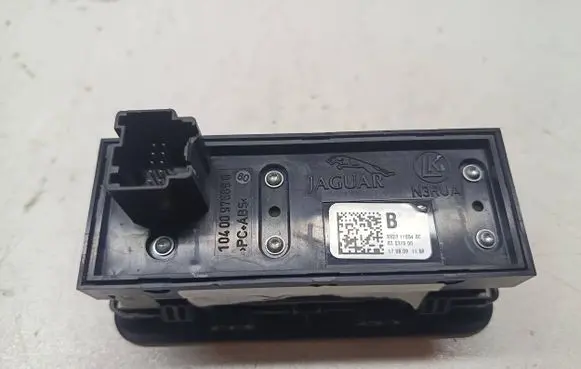 Fog light switch