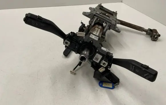 Volkswagen Tiguan Steering wheel axle 5N1419502C 10060906