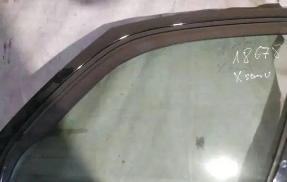 Citroen Xsara Picasso Front door window glass four-door as2