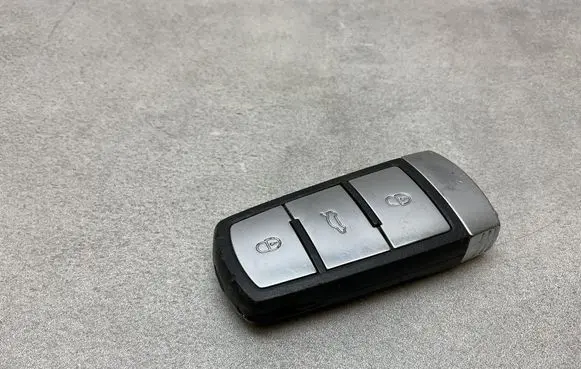 Volkswagen PASSAT B7 Ignition key/card 
