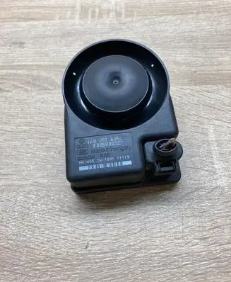 Volkswagen PASSAT B6 Alarm system siren 1K0951605C