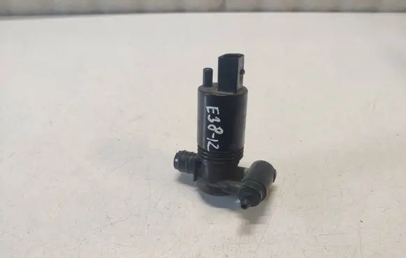 Volvo XC60 Windscreen/windshield washer pump 1024928