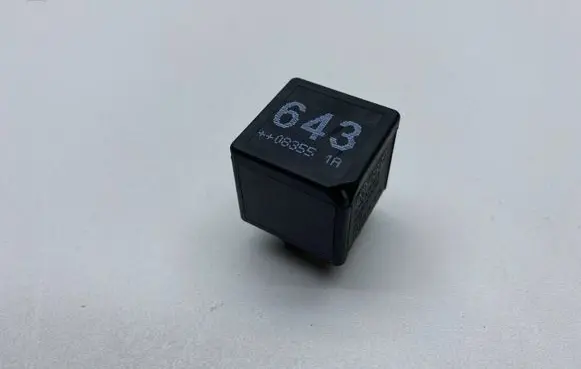 Audi A3 S3 A3 Sportback 8P Other relay 8K0951253 V23136 B6 X72