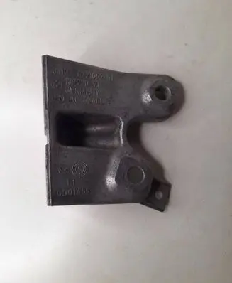 Engine mounting bracket