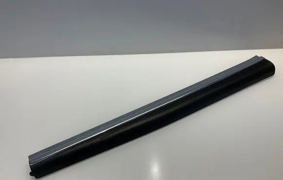 Mercedes-Benz CLS C219 Front sill trim cover A2196800635 2196800635