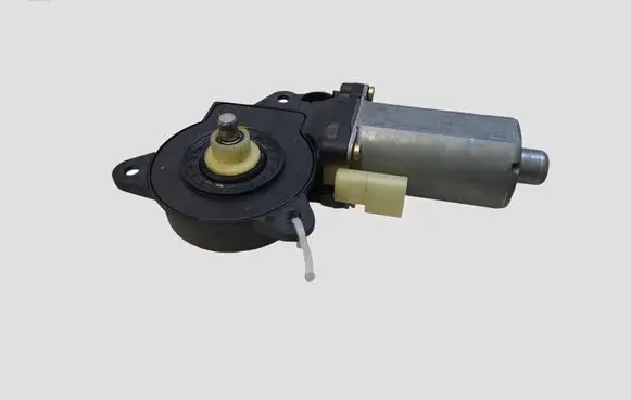Ford Fusion Front door window regulator motor 0130821939
