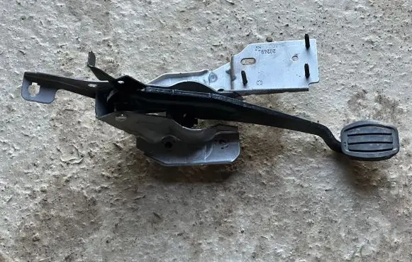 Peugeot 308 Brake pedal