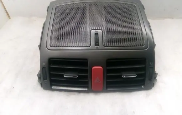 Toyota Auris 150 Dash center air vent grill 5567002110