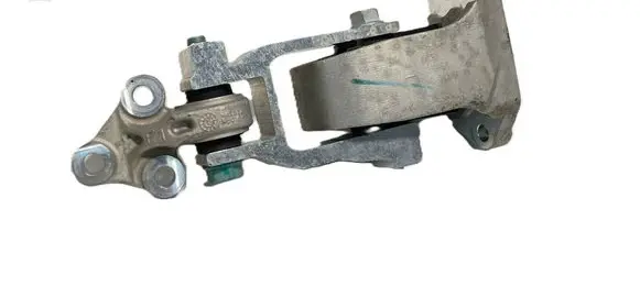 Engine mount bracket