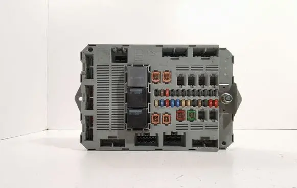Jaguar XF X250 Fuse module 9X2314B476BC