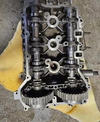 Citroen DS3 Engine head HM01