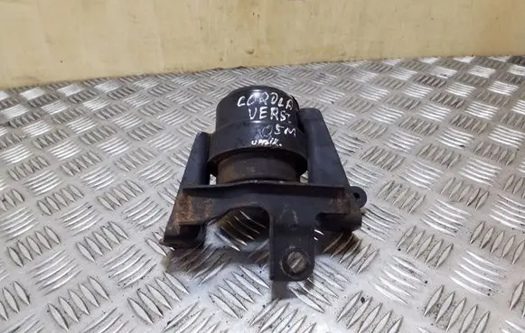 Toyota Corolla Verso E121 Engine mount bracket