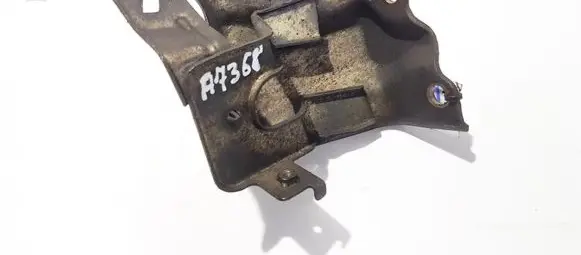 Mazda 3 I Engine mounting bracket