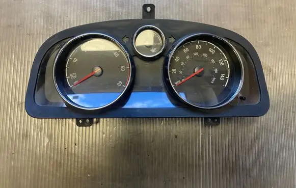 Speedometer (instrument cluster)