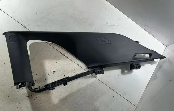 Dodge Challenger (C) pillar trim 5RP36DX9AE 04B7168001C