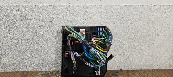Nissan Qashqai Fuse module 284B74BA0A 521501F08 2080093016