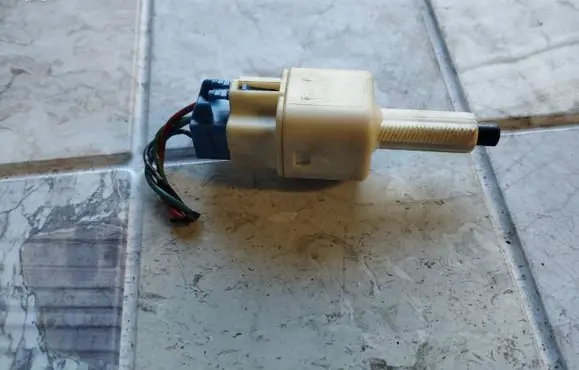 Toyota Corolla Verso AR10 Brake pedal sensor switch