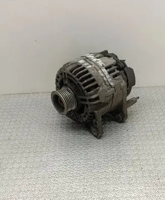 Volkswagen Golf V Generator/alternator 03C903023D 0124325098