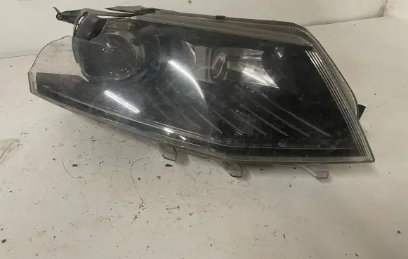 Skoda Octavia Mk3 (5E) Headlight/headlamp 5E1941016B 33423344 030127228400
