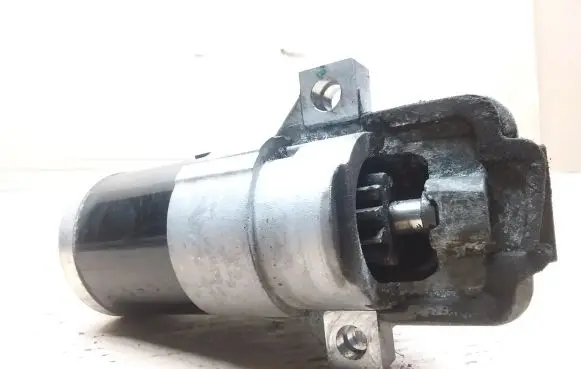 Mazda 6 Starter motor M000T32871
