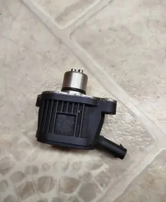 Volkswagen PASSAT B8 Camshaft vanos timing valve 04E906048A 10409903 2405170550355
