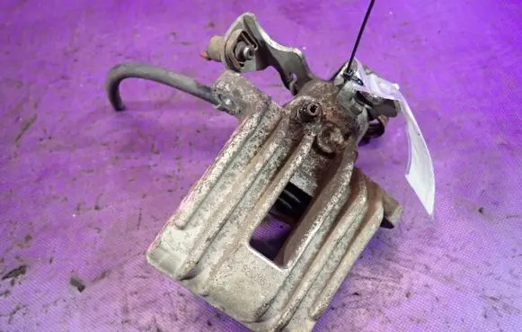 Audi A4 S4 B5 8D Rear brake caliper 820005