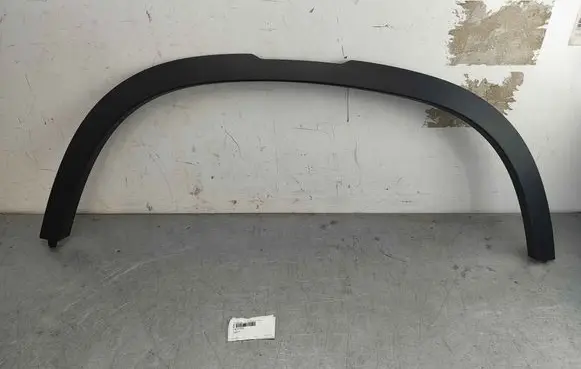 Land Rover Defender Front arch trim LR147922 LR130582