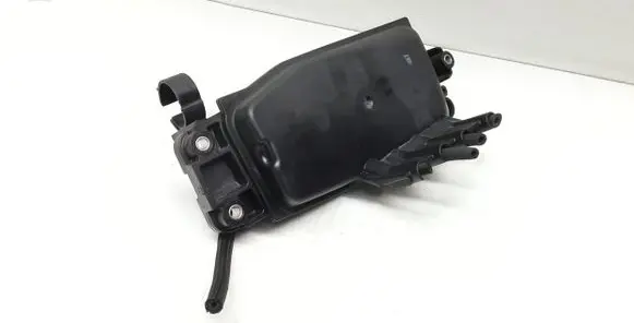 Vacuum air tank