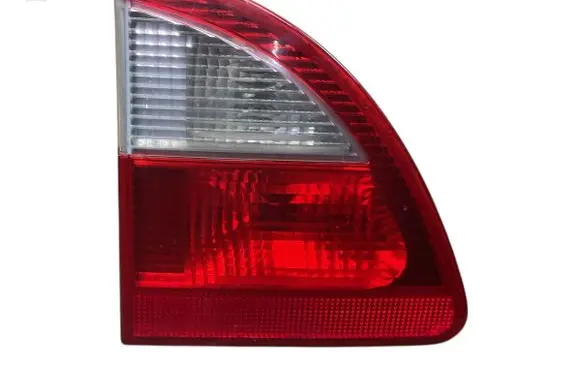 Tailgate rear/tail lights