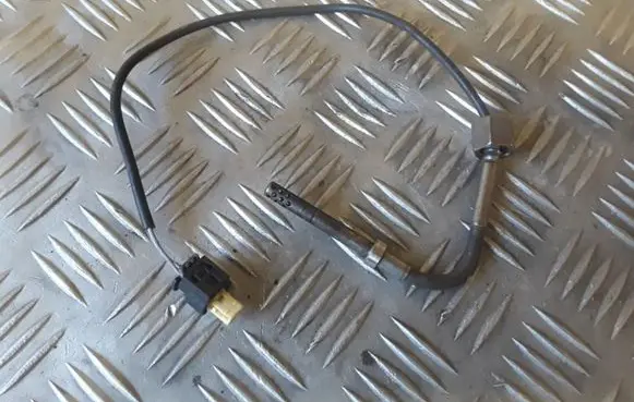 Mercedes-Benz Sprinter W906 Exhaust gas temperature sensor A0071537528