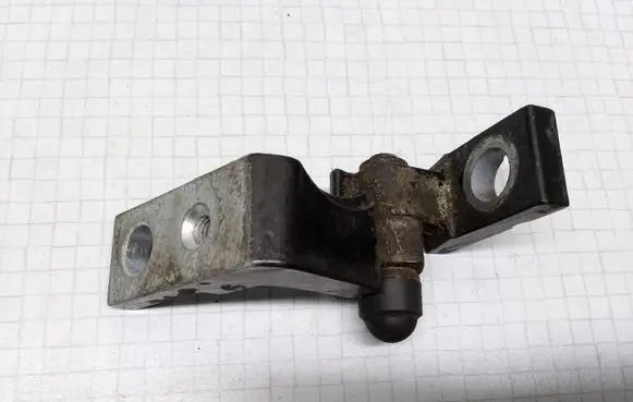 Volkswagen Golf IV Rear door upper hinge
