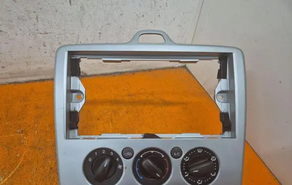 Ford Focus C-MAX Climate control/heater control trim 4M5118522ADW