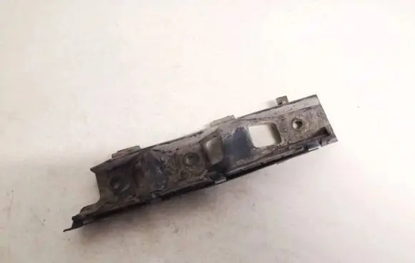 Volkswagen PASSAT B6 Front bumper mounting bracket 3c0807183
